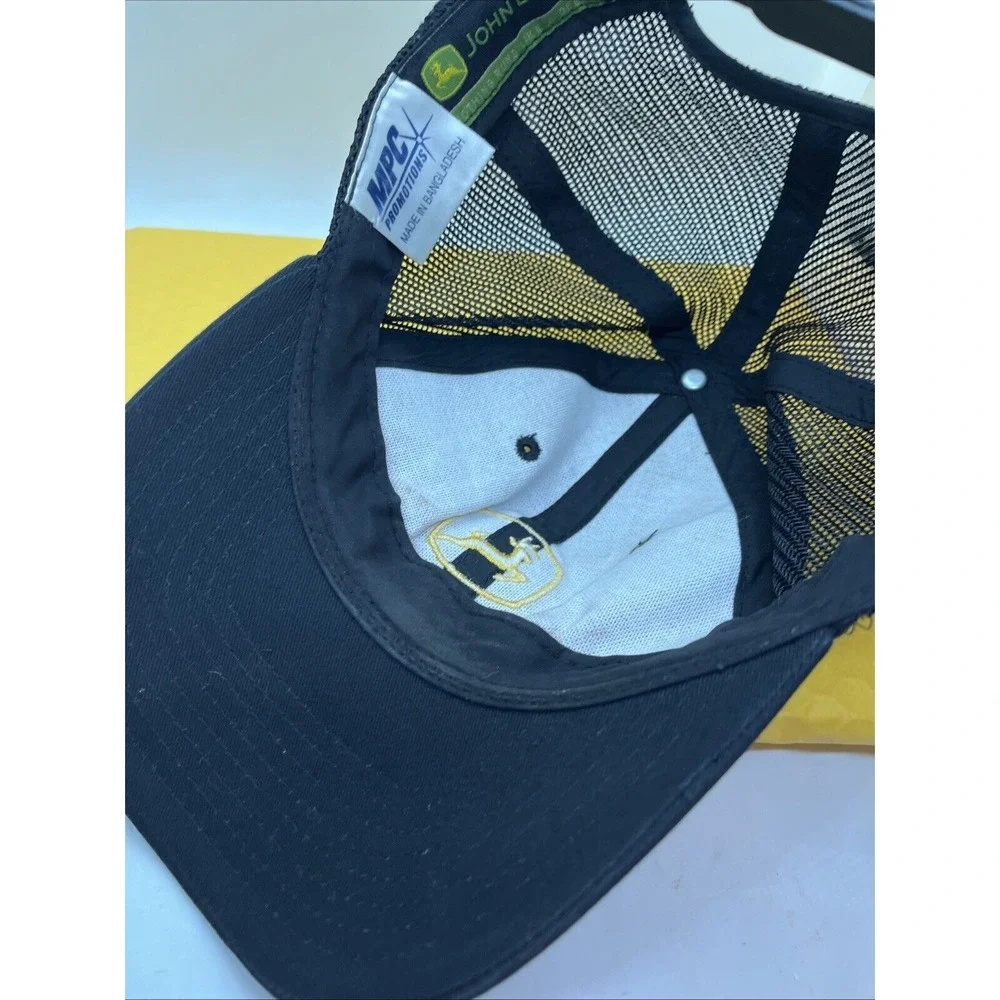 John Deere Mesh Snapback Embroidered Trucker Hat Black Yellow Used Excellent‎